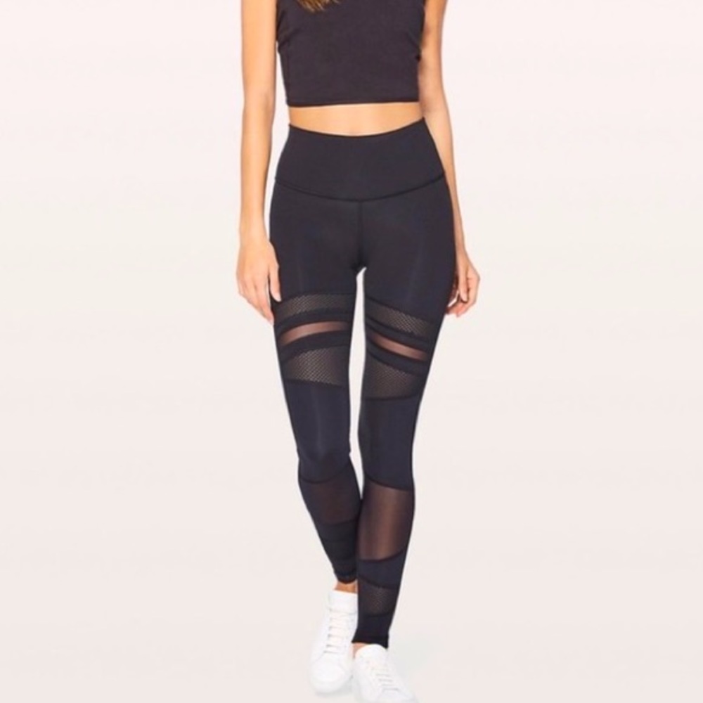 Limited edition Lululemon Mesh Wunder Unders Sz 4